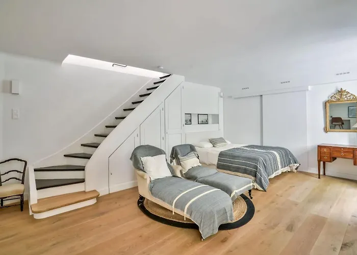 Superb Apartment In The Heart Of Saint-Germain