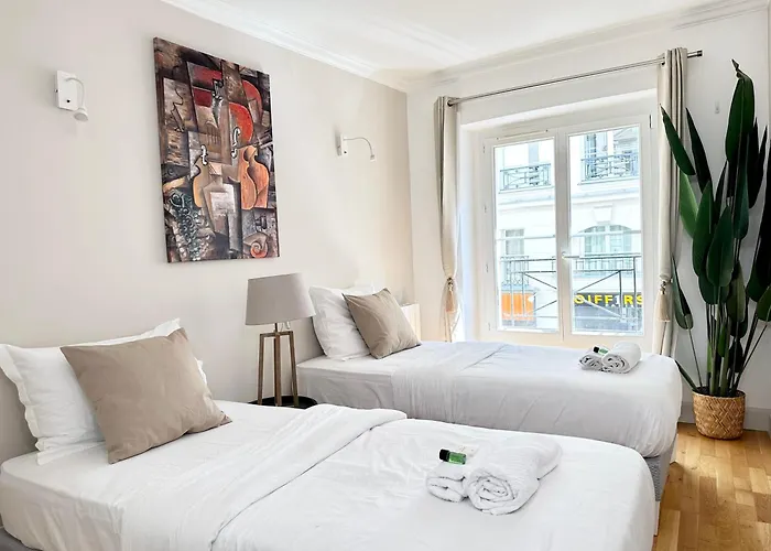 Luxury Family Getaway Near Place Vendome