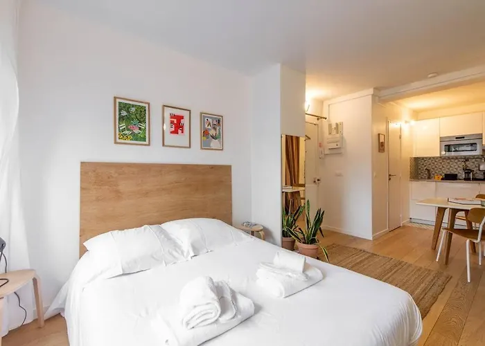Couronnes - Cosy Studio Tout Equipe Et Privatif