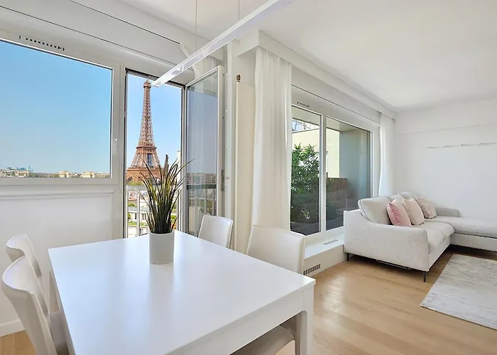 Magical Modern Apartment Eiffel Tower, Paris The Million Dollar View