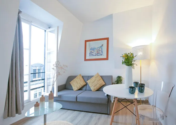 Heavenly & Cozy Parisian Flat - Place Voltaire
