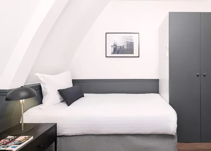 LivinParis - Luxury 2 Bedrooms Le Louvre I