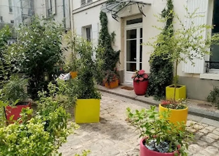 2 Chambres Et Une Terrasse A Paris!