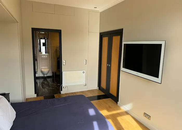 Fabulous Apartment In Heart Of Paris