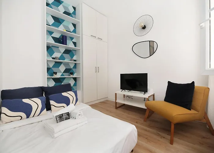 Studio Atypique Refait A Neuf - Paris 10 - 2P
