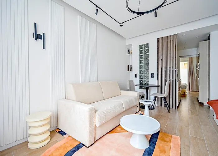 Relax In A Stylish Flat In Montmartre
