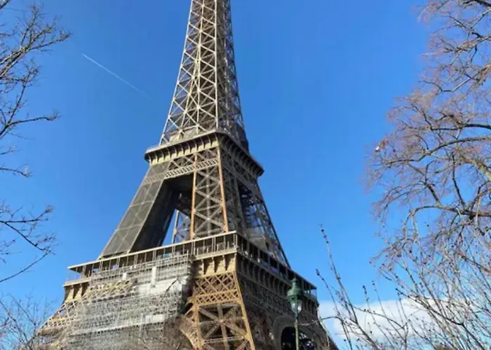 Small Studio Near Eiffel Tower