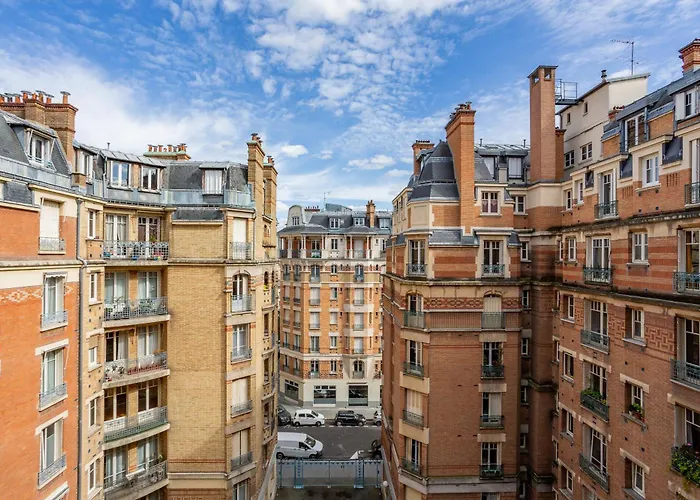 The Paris 15 Place