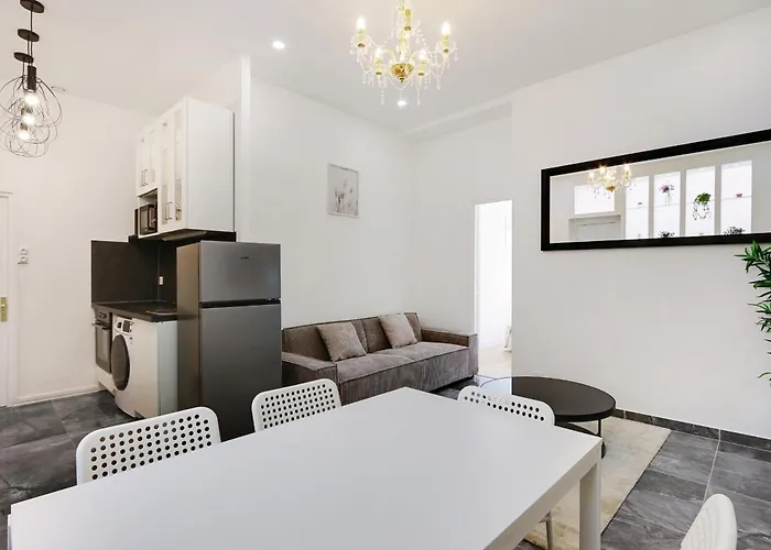 Sublime 2 Bedroom Flat In Paris