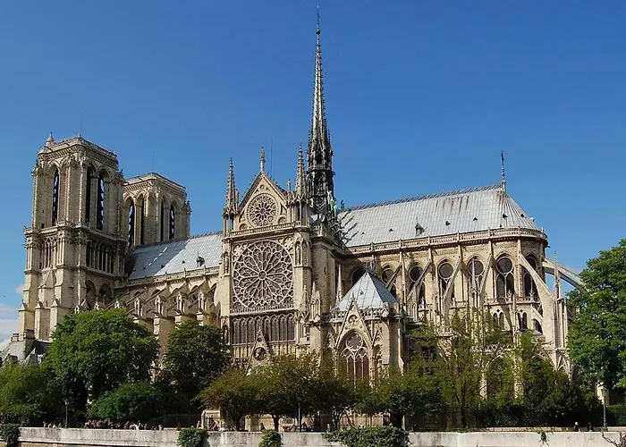 Appartement Moderne Artistique Sur Les Toits De Paris Vue Sur Notre-Dame Et La Seine