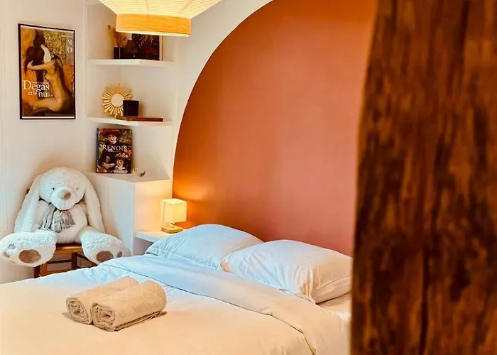Charmant Appartement Au Coeur De Montmartre!
