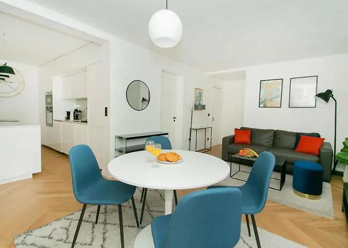 Haussmann - 2Br Near Champs-Elysees - Cityapartmentstay