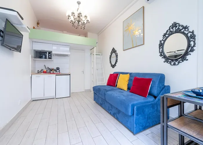 Little Boudoir Of Paris Champs-Elysees
