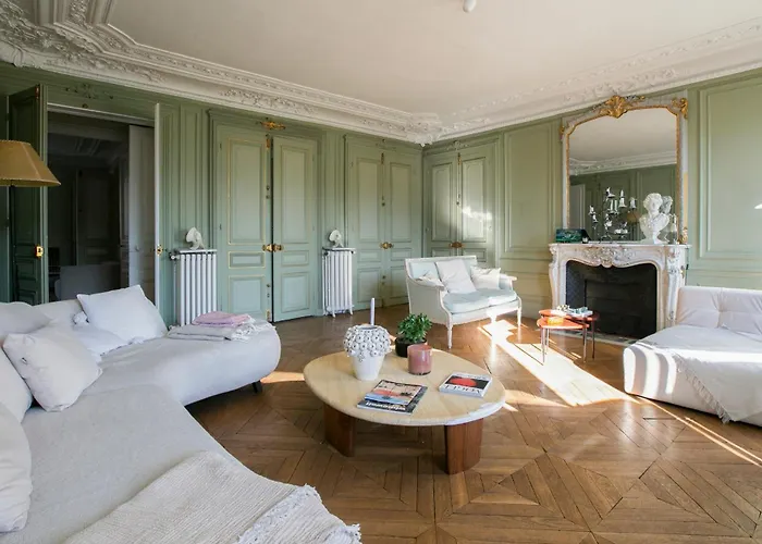 Typical Haussmannien Appartment With Eiffel Tower View - Bm68