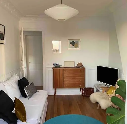 Charmant Appartement Typique Parisien