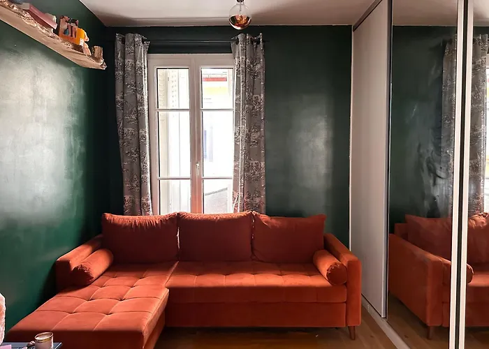 Art House Bastille 2 Bed Apartment W Balcony, 11Eme Super Trendy Neighbourhood
