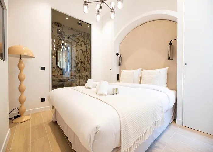 Lovely & Romantic Suite Near Bastille