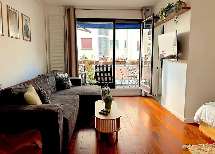 Apartment With Terrace Near Parc Des Princes Stadium In 16Th Arr In Paris