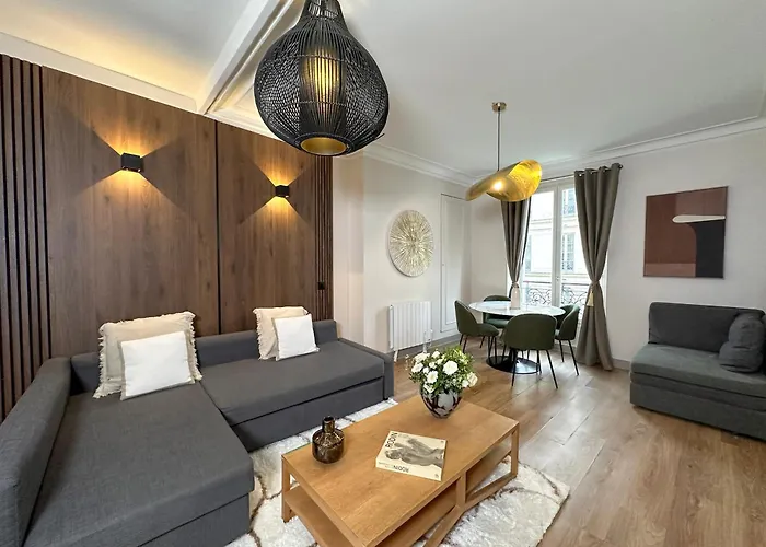 Champs Elysées - Deluxe Family Apartments