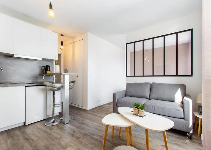 1Bdr 4P Stunning Views In Paris Canal St Martin