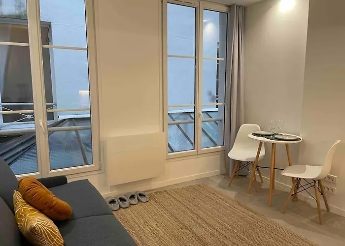 Cozy Studio In The Heart Of Paris