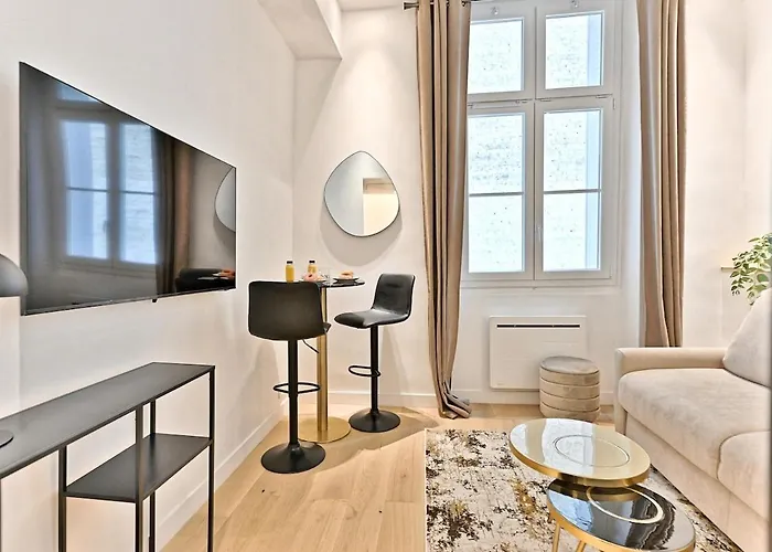 Studio Chic In Paris- III