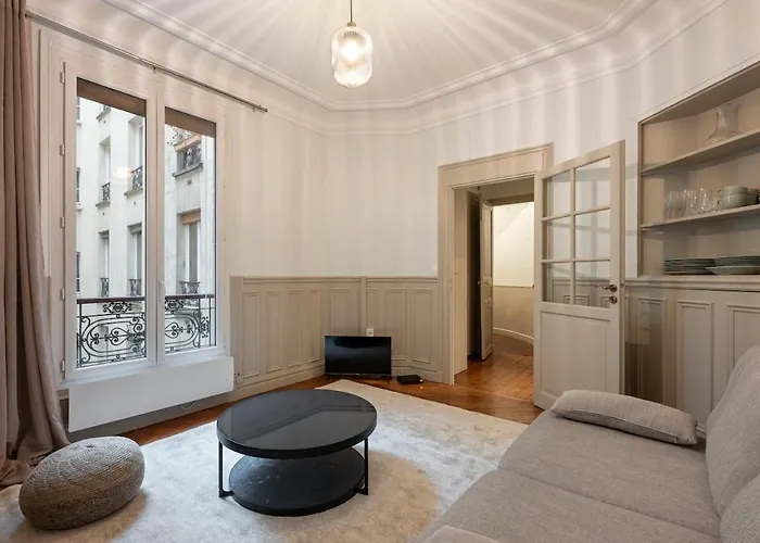 Appartement Elegant Et Spacieux Dans Le 8Eme