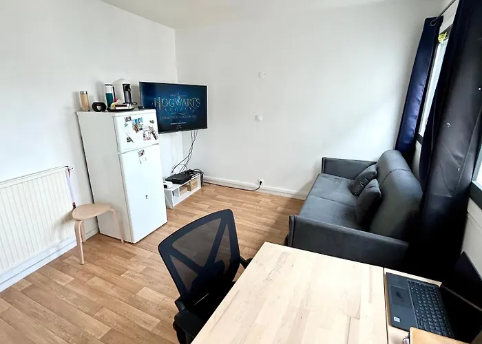 Petit Studio Etudiant Sur La Canal De L\'Ourcq