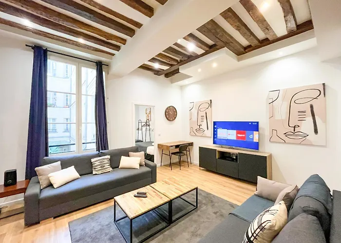 Urban Flat 67 - Spacious Parisian Flat In Paris