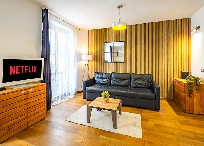 Bright Apartment At Les Invalides - 4 Guests
