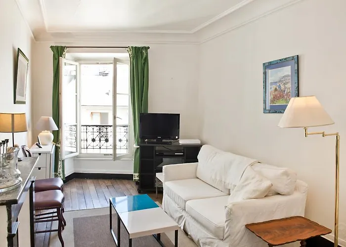 Classy St. Germain Apartment