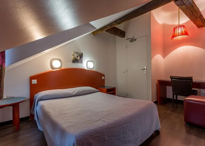 Victory Hotel Galou