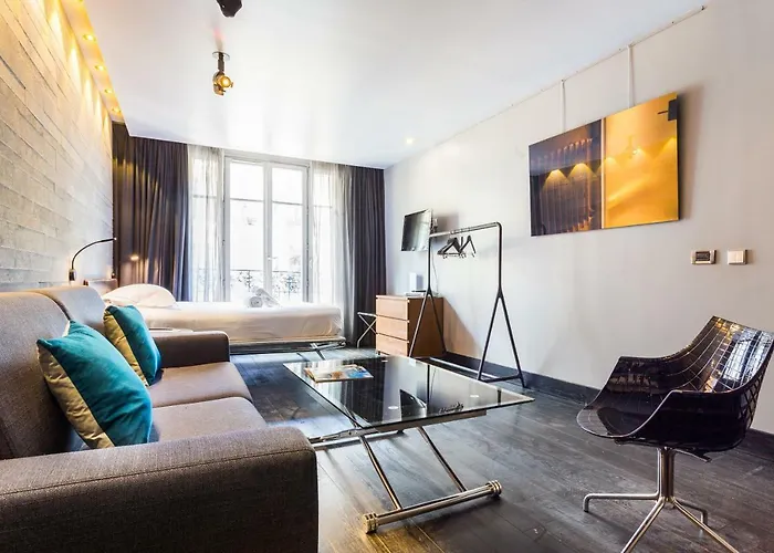 CMG Suite Premium Tour Eiffel IV