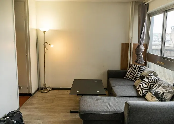 Studio spacieux et calme + parking souterrain