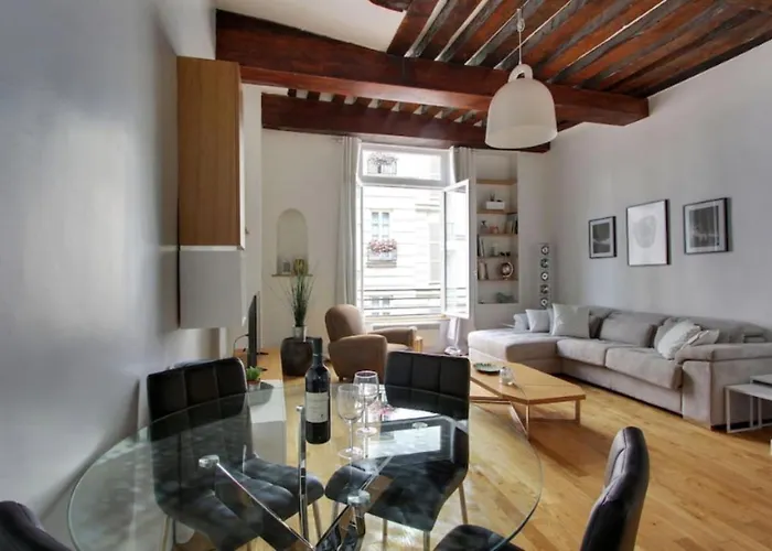 Luminous Loft In Saint-Germain Des Pres