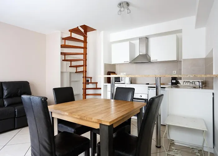 Top Apartment House av Ternes Paris
