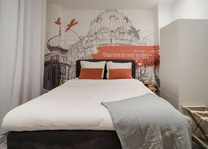 SUITE SARTRE : au cœur de la Rive Gauche, neuf, design, 2/4 personnes