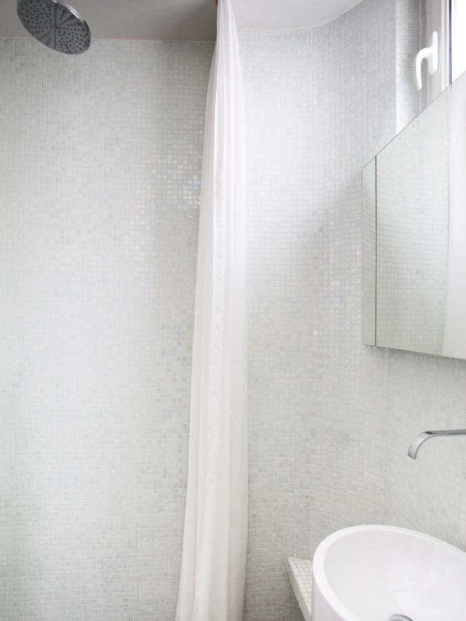 Apartment Outstanding 2 Bedrooms With A Terrific Eiffel Tower View
