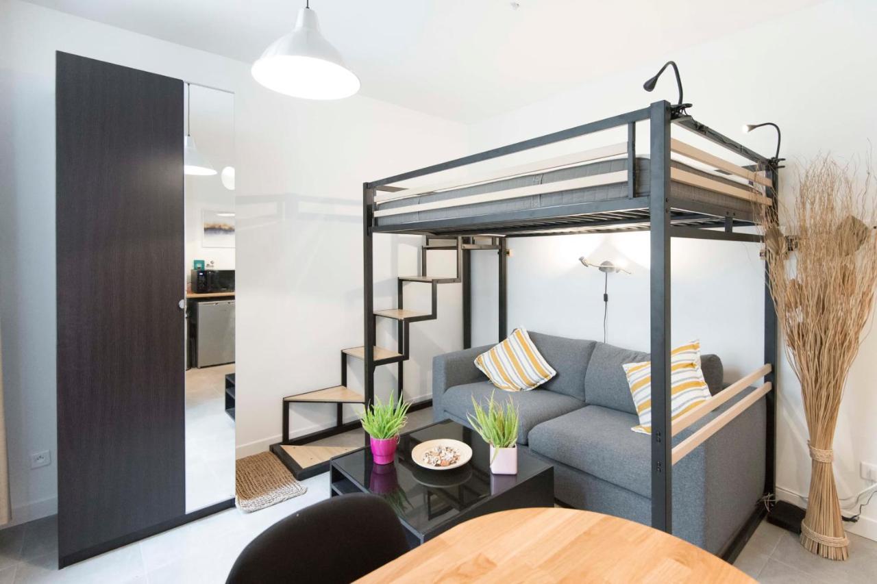 Functional Near Montmartre Apartment *