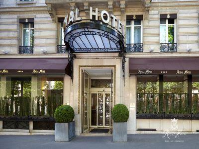 Hotel Royal Champs Elysees 4*