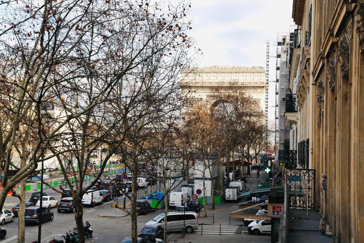 Junior Luxueuse Avec Balcon Et Vue Sur Arc De Triomphe Couette-café *