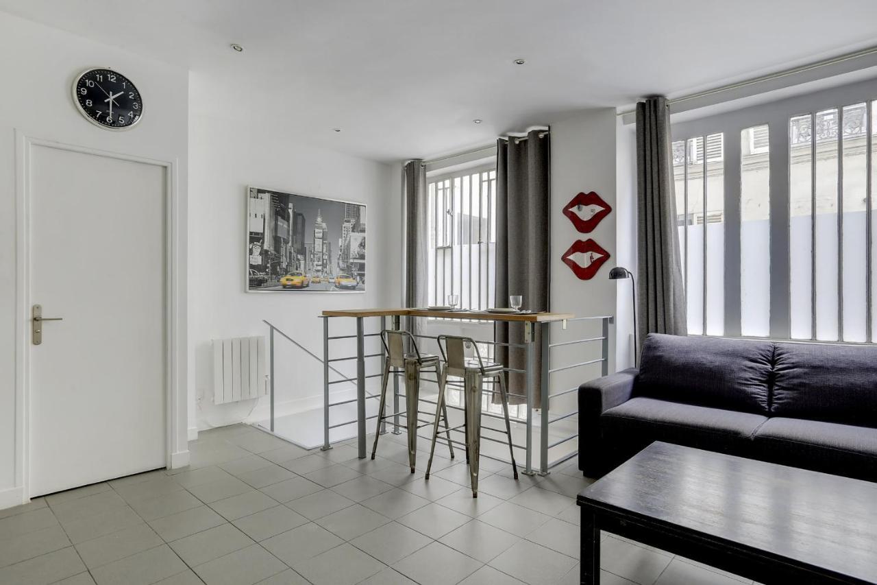 170 Angouleme Large Duplex Style Apt With1 Bdr Central Apartment *