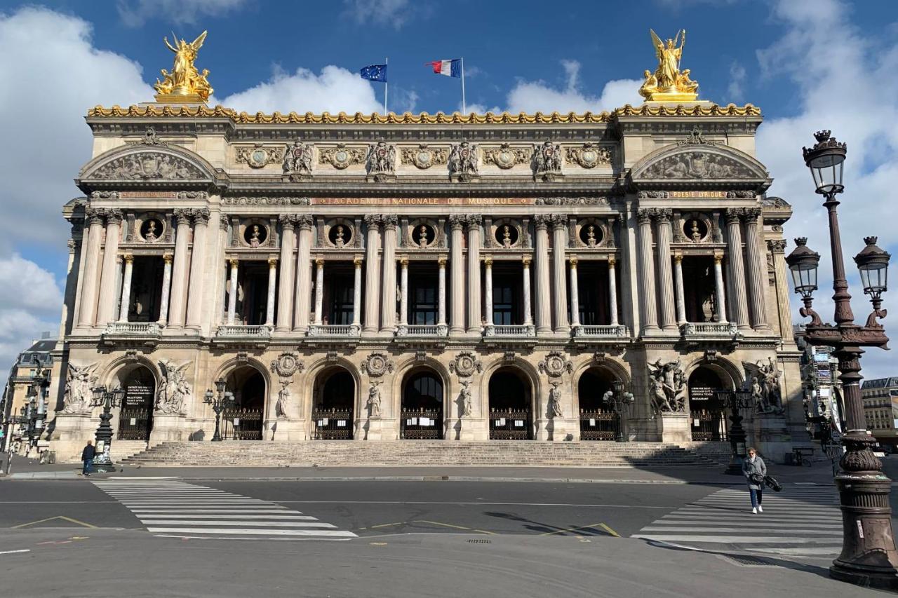 170 Angouleme Large Duplex Style Apt With1 Bdr Central Apartment