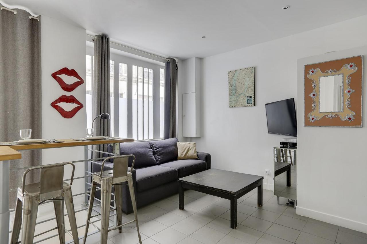 170 Angouleme Large Duplex Style Apt With1 Bdr Central Apartment