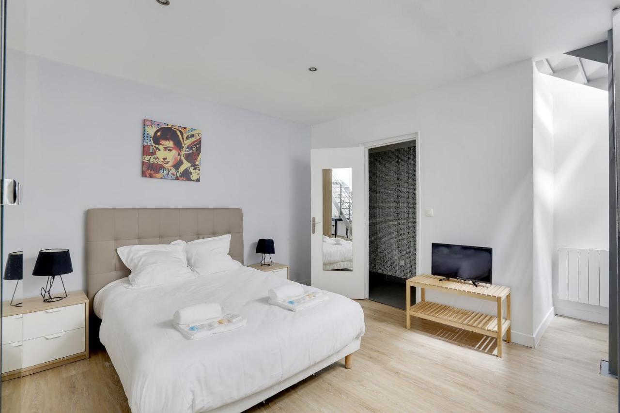 170 Angouleme Large Duplex Style Apt With1 Bdr Central Apartment Paris