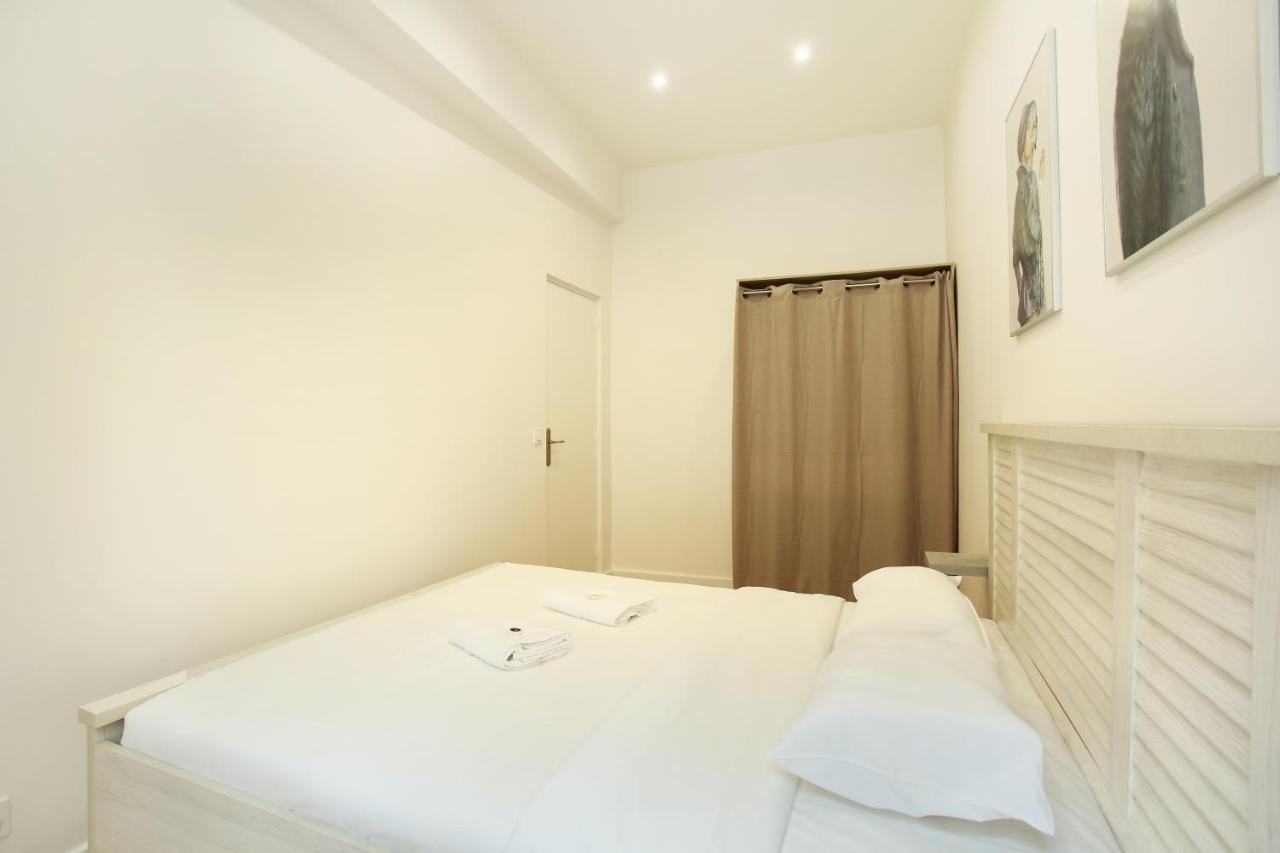 Rent A - Bonne Nouvelle Paris