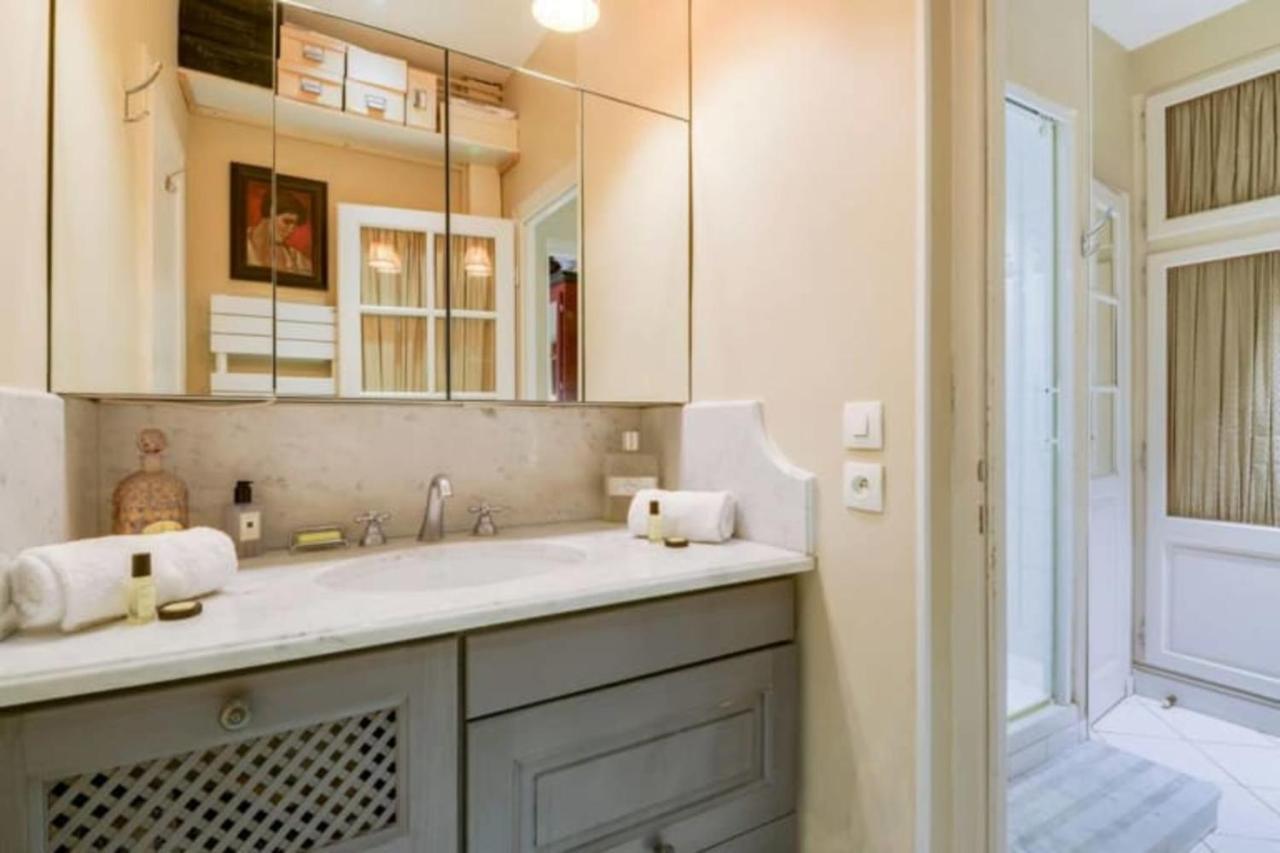 Appartement Guestready - Classic Parisian In Marais *
