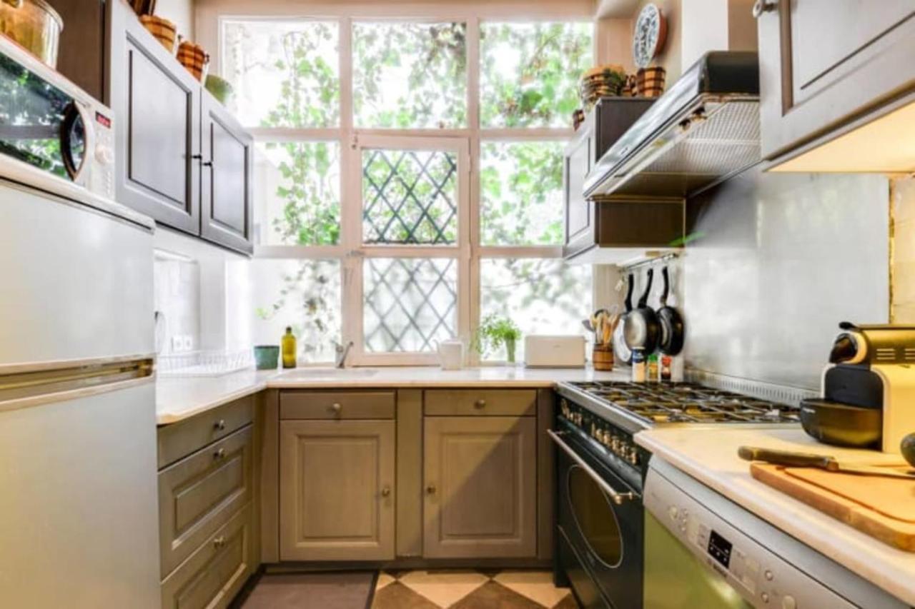 Guestready - Classic Parisian In Marais Appartement