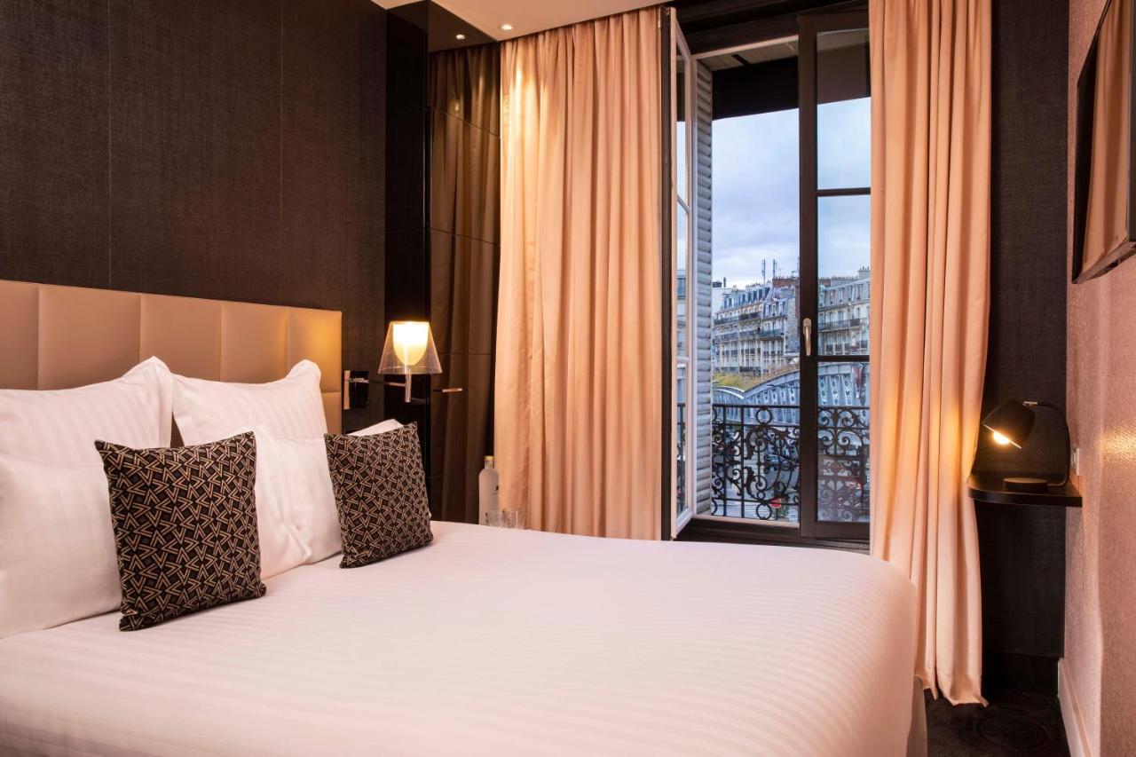 First Tour Eiffel Hotel 4*