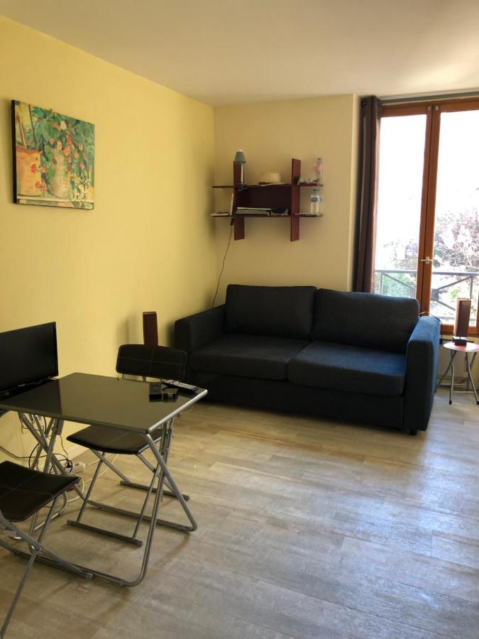 23 Rue De La Chapelle Apartment *